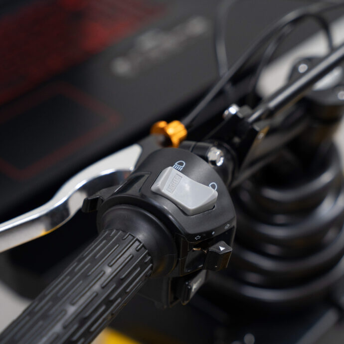 Caractéristiques simulateur de conduite deux-roues simuscoot